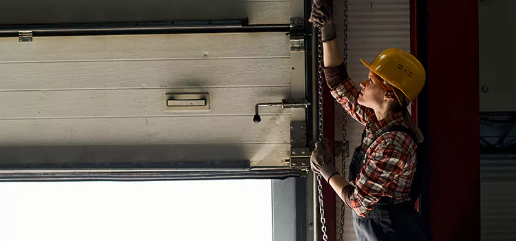 Addressing Common Garage Door Stoppage Issues in Glendale, AZ